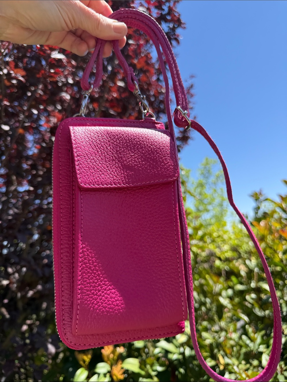 Vera Pelle Italy pebbled leather crossbody wallet phone bag adj. strap
